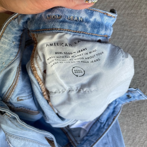 SOLD American Eagle Distressed Mom Jean Size 4 - Picture 5 of 10